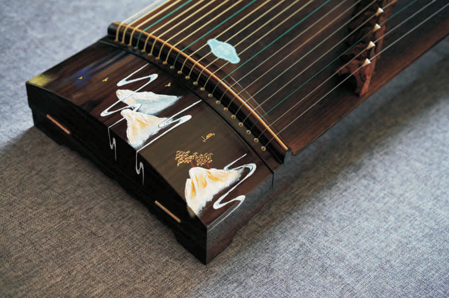 Haitang Guzheng 海棠国乐古筝 carved paulownia with 3D painting 浮雕漆画挖筝 Green Mountains Qingqiu 青丘