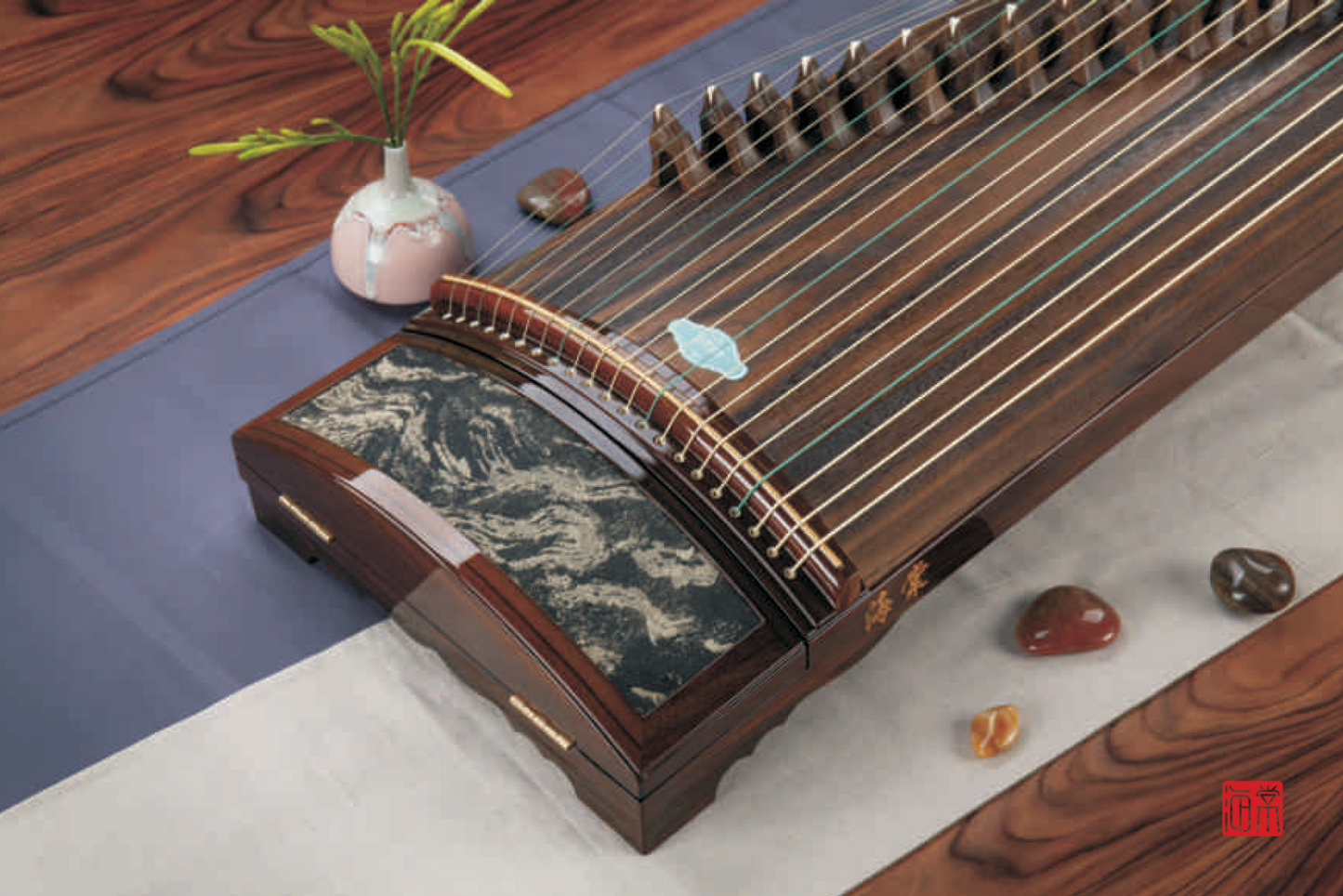 Haitang Guzheng 海棠国乐古筝 carved paulownia with fabric 挖筝 Flowing Sand Liusha 流沙