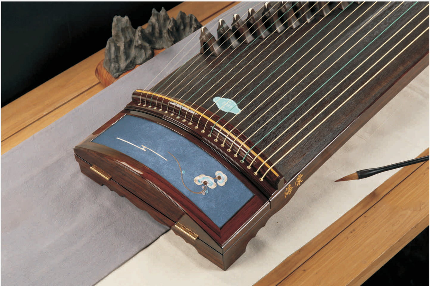 Haitang Guzheng 海棠国乐古筝 carved paulownia with embroidery 刺绣挖筝 Ruyi 如一