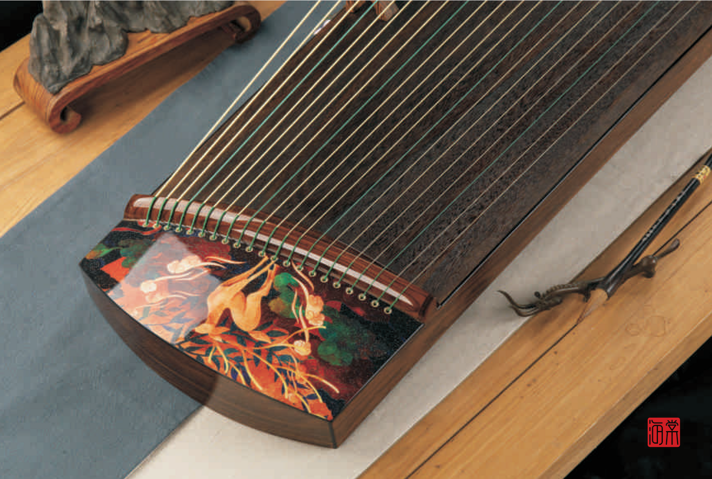 Haitang Guzheng 海棠国乐古筝 135cm Fuzhu 夫诸山海经