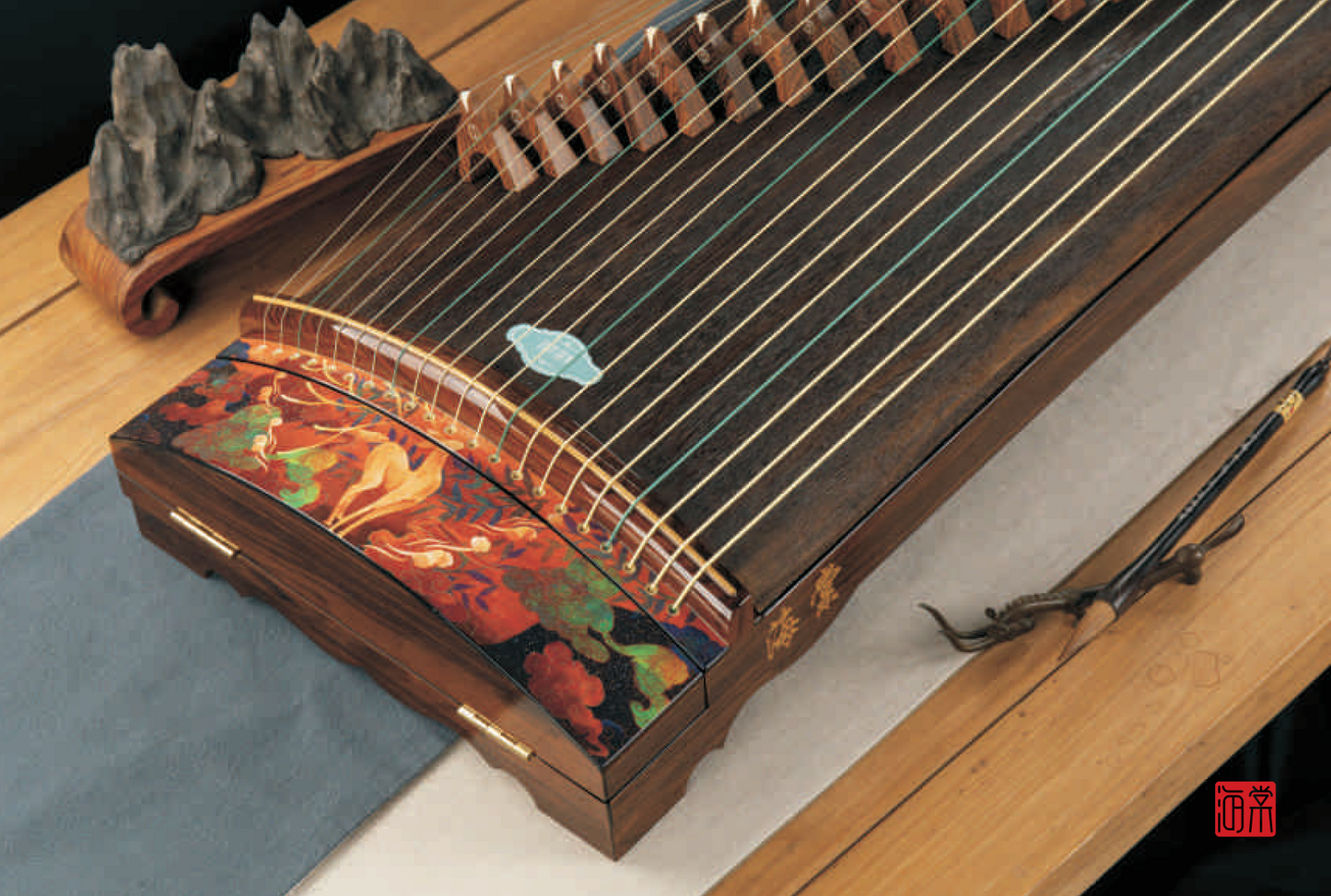 Haitang Guzheng 海棠国乐古筝 135cm Fuzhu 夫诸山海经