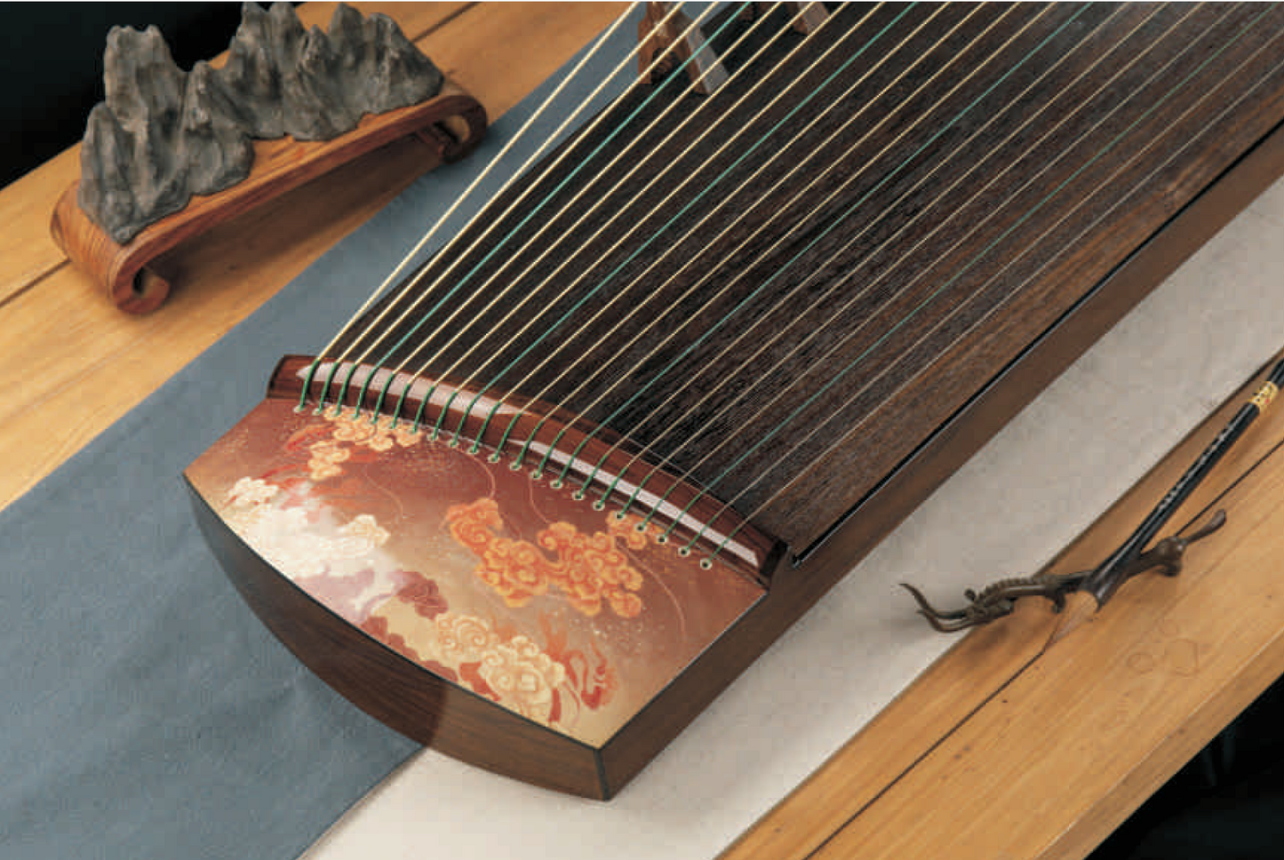 Haitang Guzheng 海棠国乐古筝 135cm Yunshang 云裳