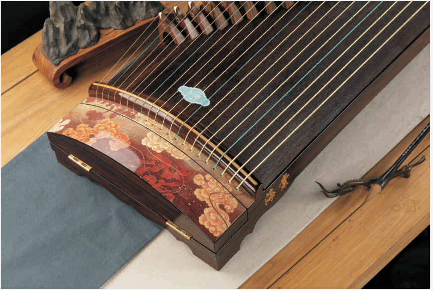 Haitang Guzheng 海棠国乐古筝 135cm Yunshang 云裳