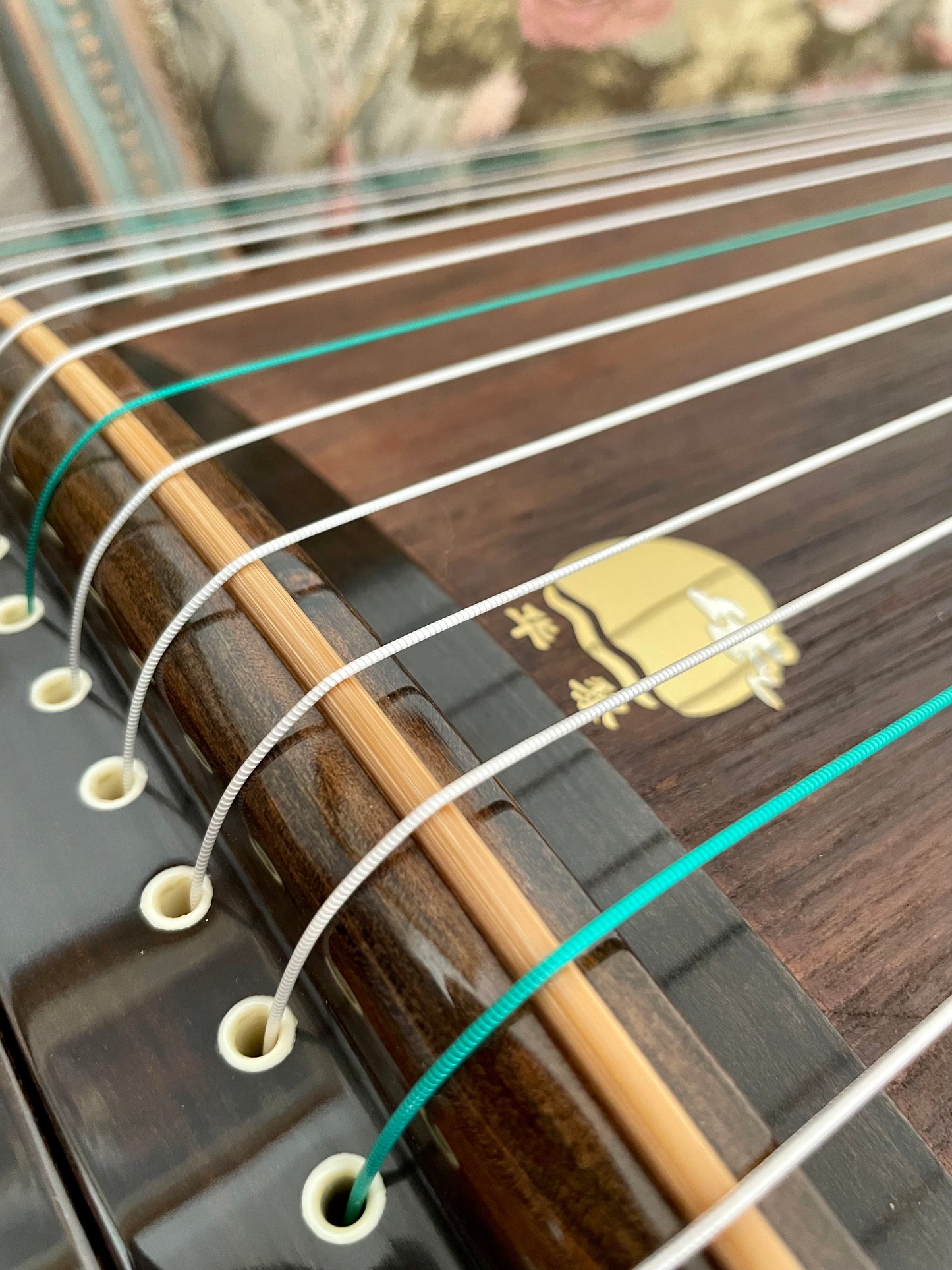 Huali Guzheng 华黎古筝 Ebony Wood 黑檀 with Silver Thread and Shell Inlay Ginkgo Leaves 银丝彩贝枝落银杏