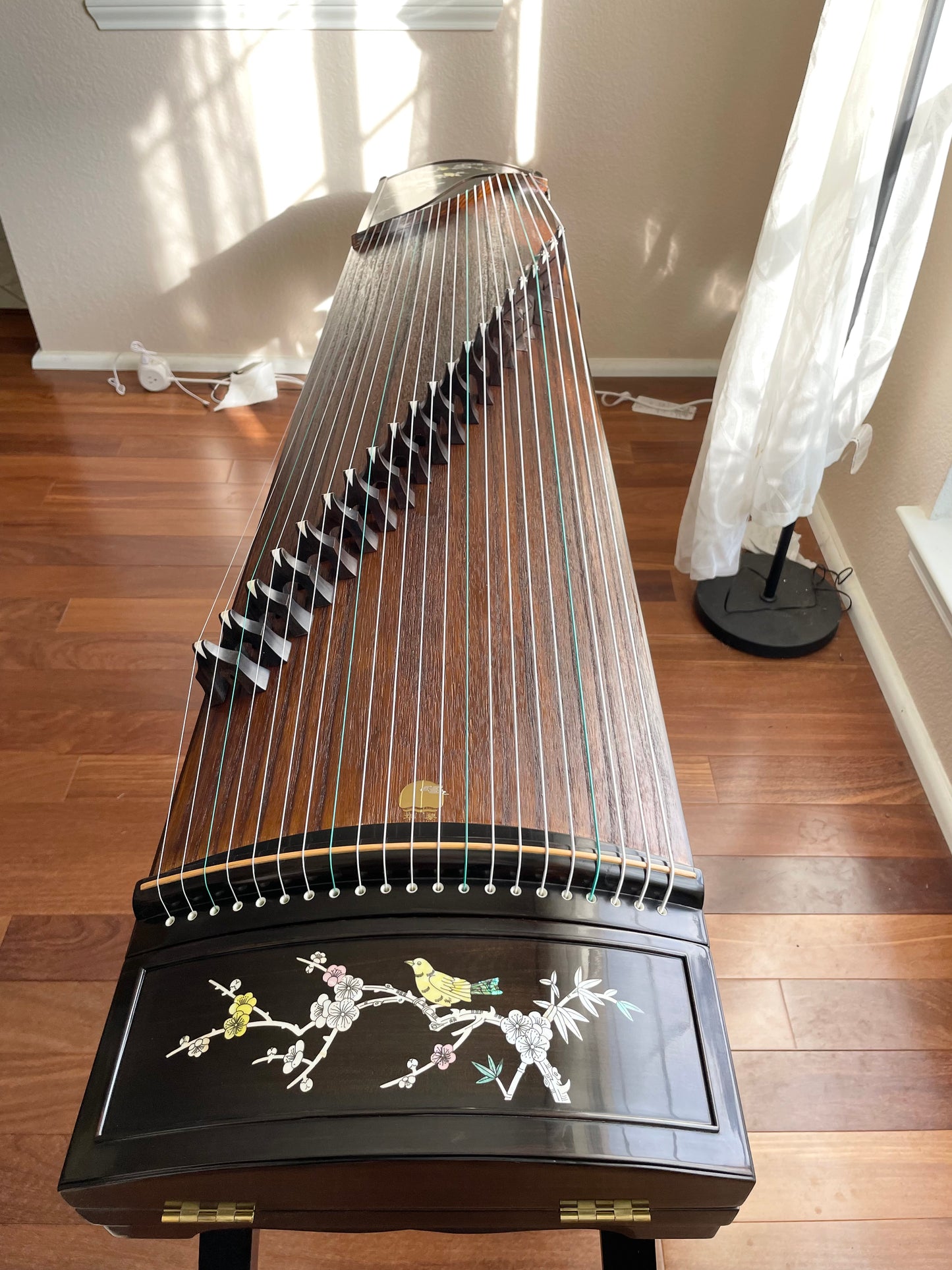 Huali Guzheng 上海华黎古筝 Ebony Wood 黑檀 with shell inlay birds and flowers 贝雕鸟语花香