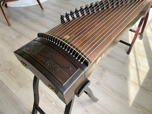 Huali Guzheng 上海华黎古筝 Ebony Wood 黑檀 with sculpted lotus flowers 木浮雕步步生莲