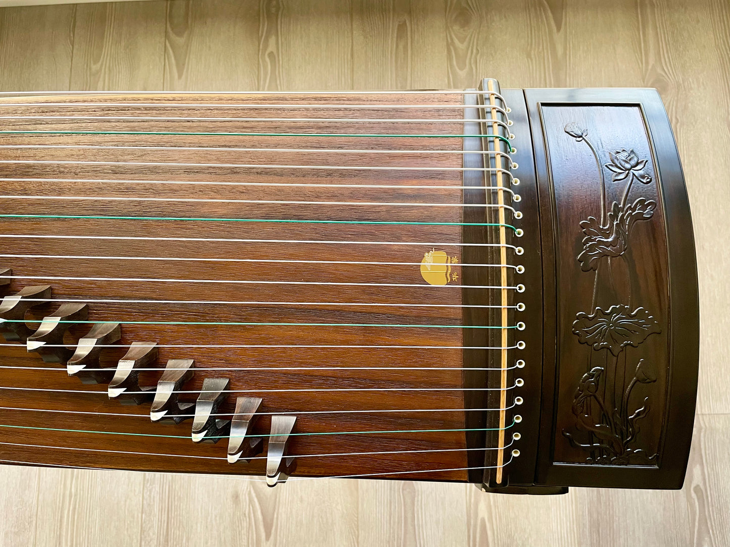 Huali Guzheng 上海华黎古筝 Ebony Wood 黑檀 with sculpted lotus flowers 木浮雕步步生莲