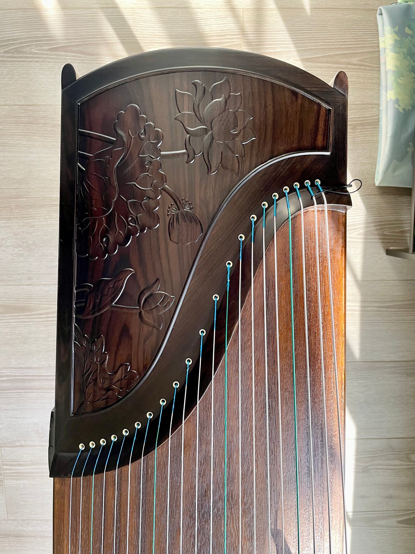 Huali Guzheng 上海华黎古筝 Ebony Wood 黑檀 with sculpted lotus flowers 木浮雕步步生莲