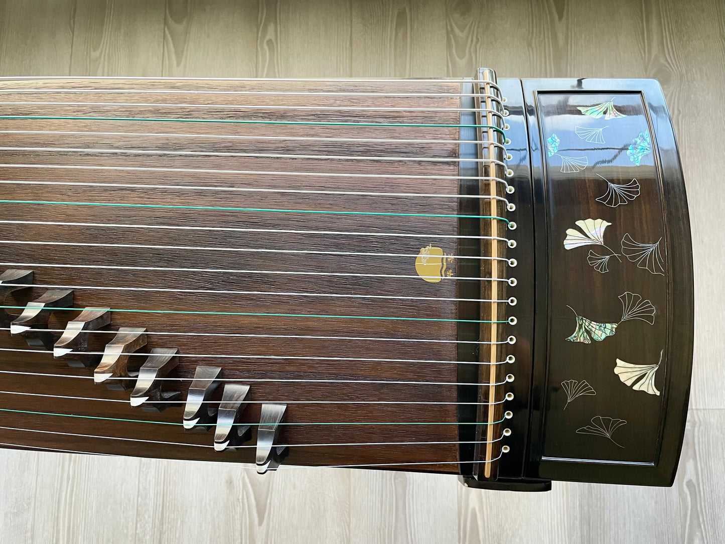 Huali Guzheng 华黎古筝 Ebony Wood 黑檀 with Silver Thread and Shell Inlay Ginkgo Leaves 银丝彩贝枝落银杏