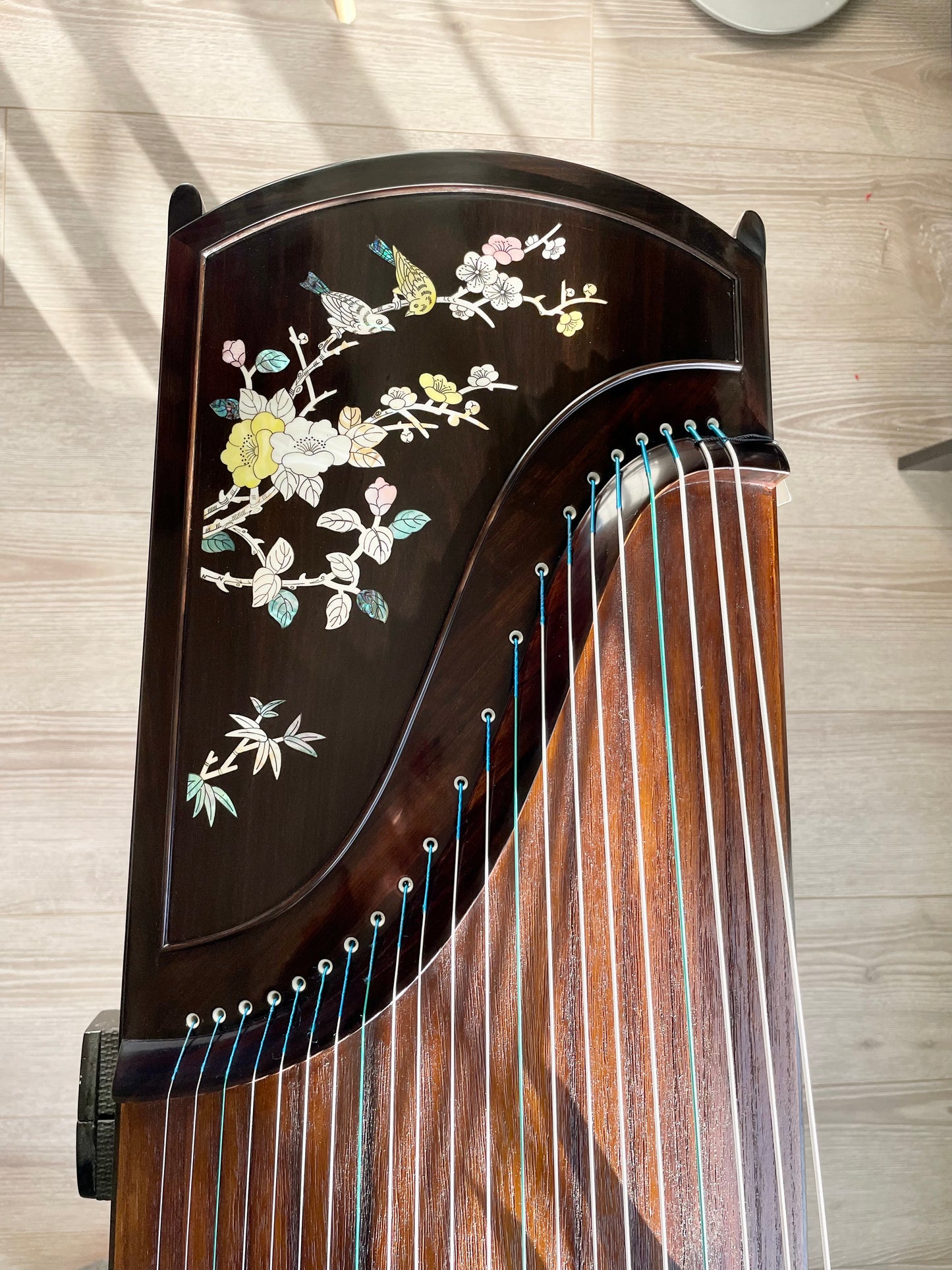 Huali Guzheng 上海华黎古筝 Ebony Wood 黑檀 with shell inlay birds and flowers 贝雕鸟语花香