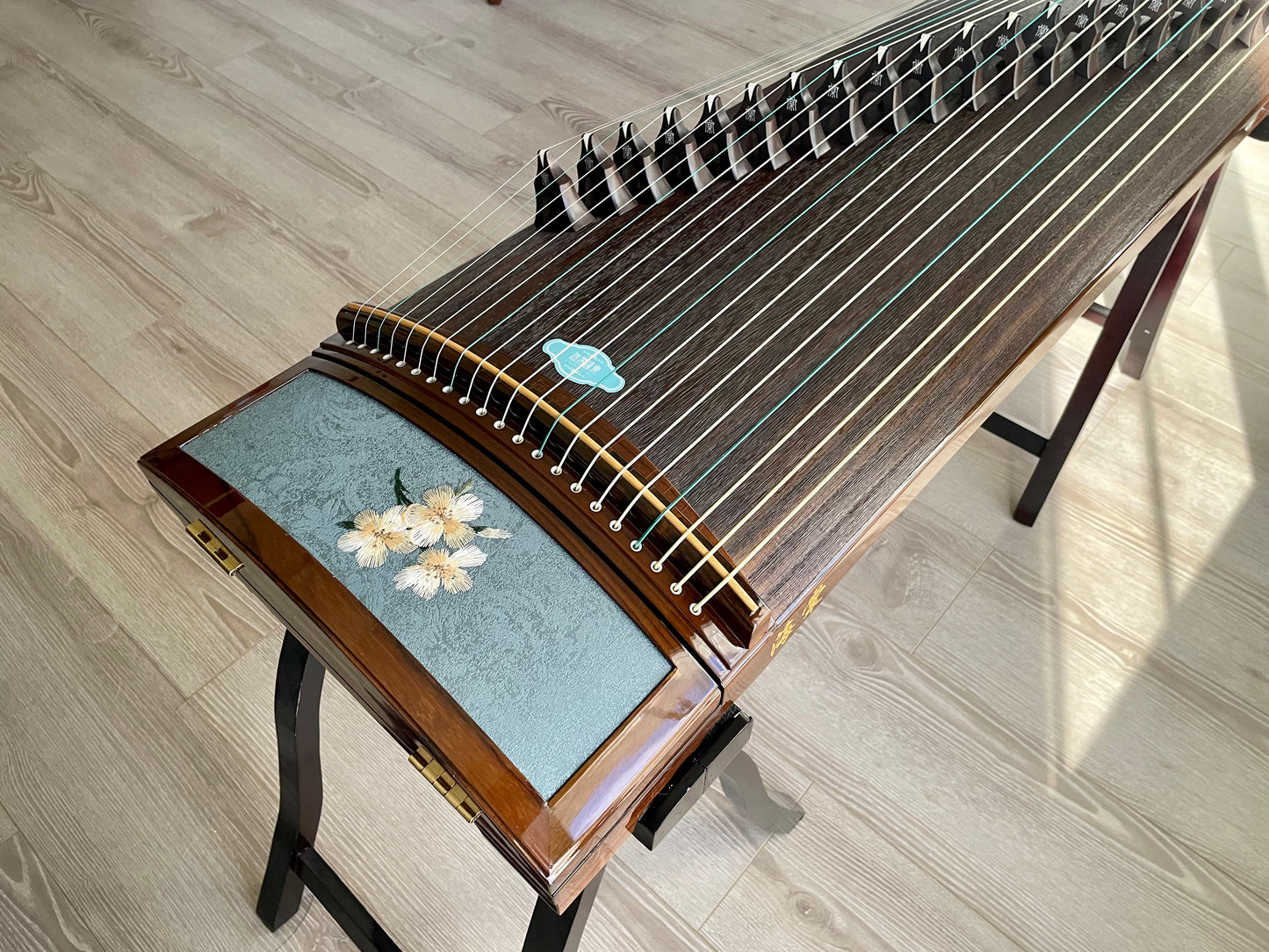 Haitang Guzheng 海棠国乐古筝 carved paulownia with embroidery 刺绣挖筝 YuWanFangLan 毓婉芳兰