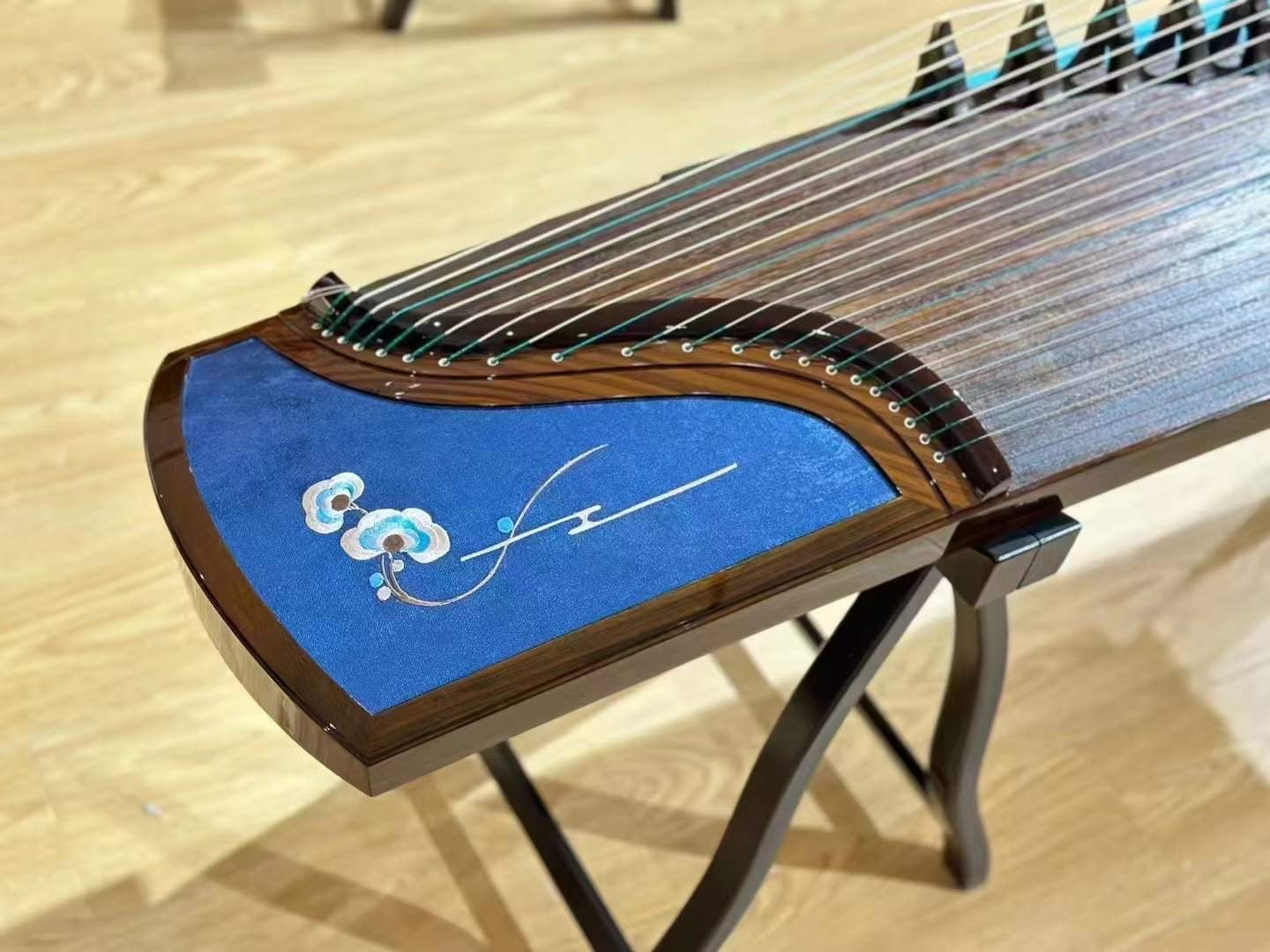 Haitang Guzheng 海棠国乐古筝 carved paulownia with embroidery 刺绣挖筝 Ruyi 如一