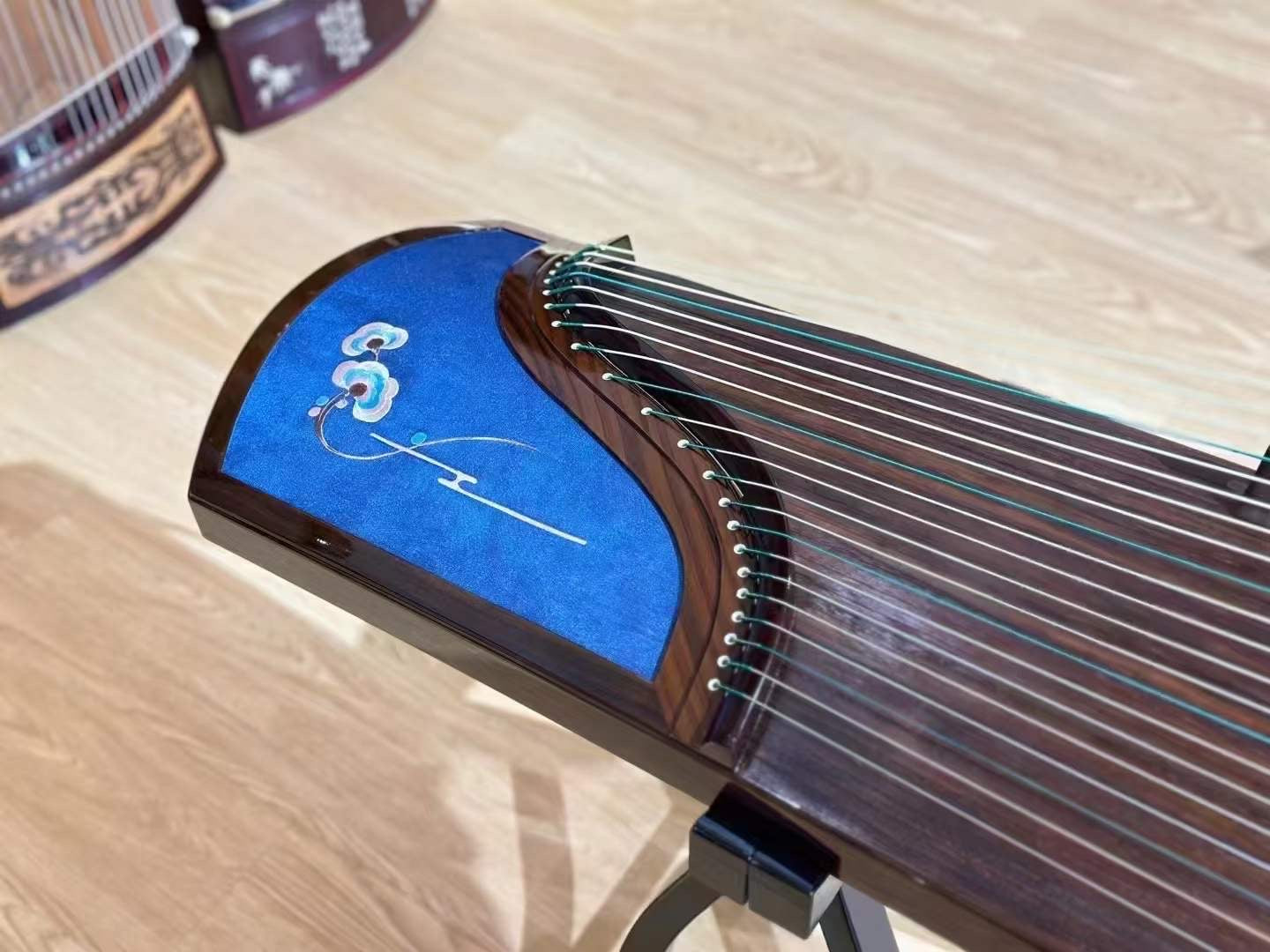 Haitang Guzheng 海棠国乐古筝 carved paulownia with embroidery 刺绣挖筝 Ruyi 如一