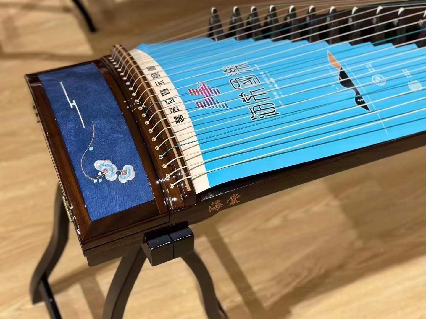 Haitang Guzheng 海棠国乐古筝 carved paulownia with embroidery 刺绣挖筝 Ruyi 如一