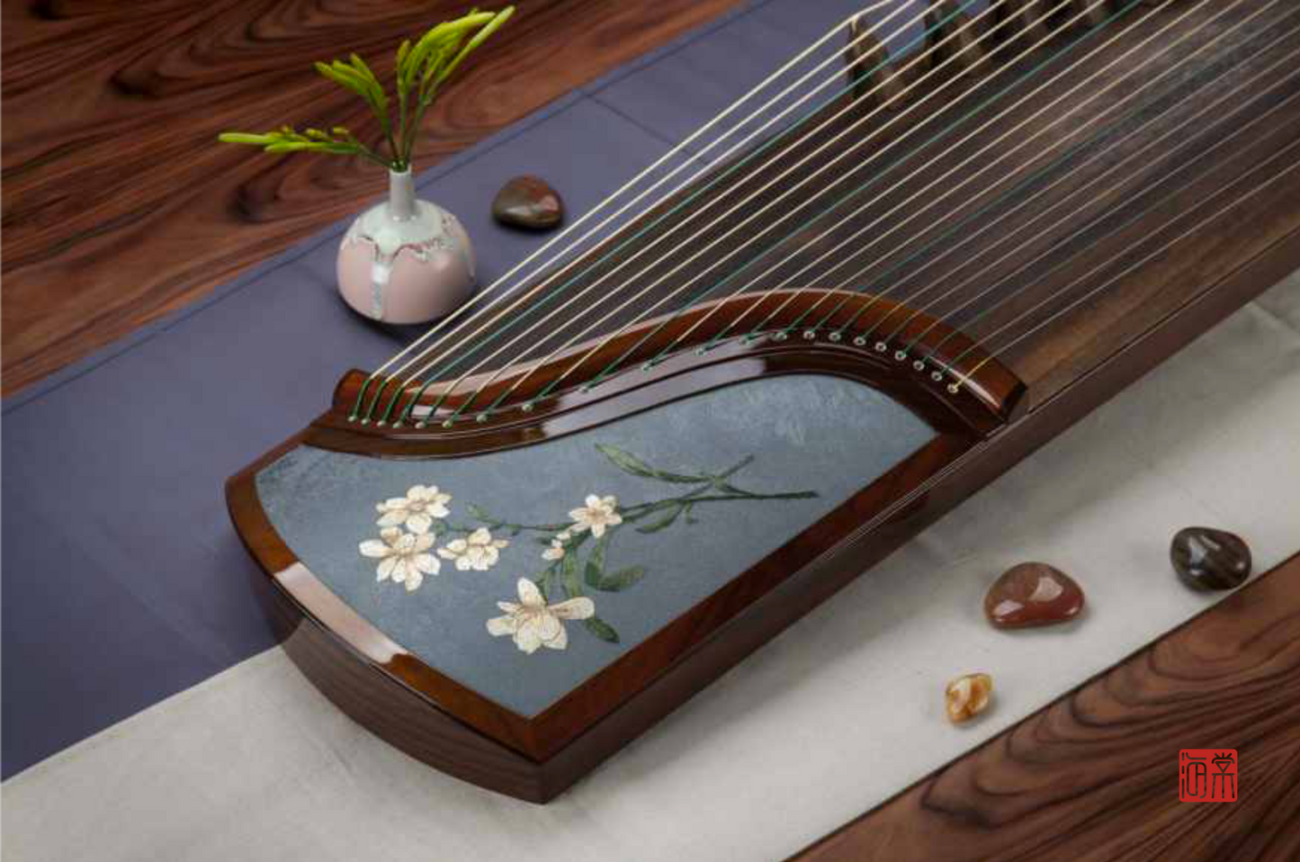 Haitang Guzheng 海棠国乐古筝 carved paulownia with embroidery 刺绣挖筝 YuWanFangLan 毓婉芳兰