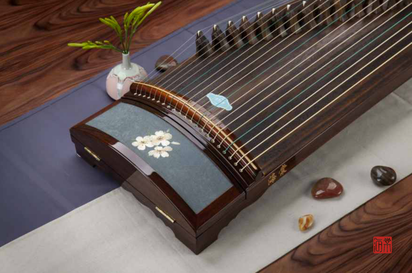 Haitang Guzheng 海棠国乐古筝 carved paulownia with embroidery 刺绣挖筝 YuWanFangLan 毓婉芳兰